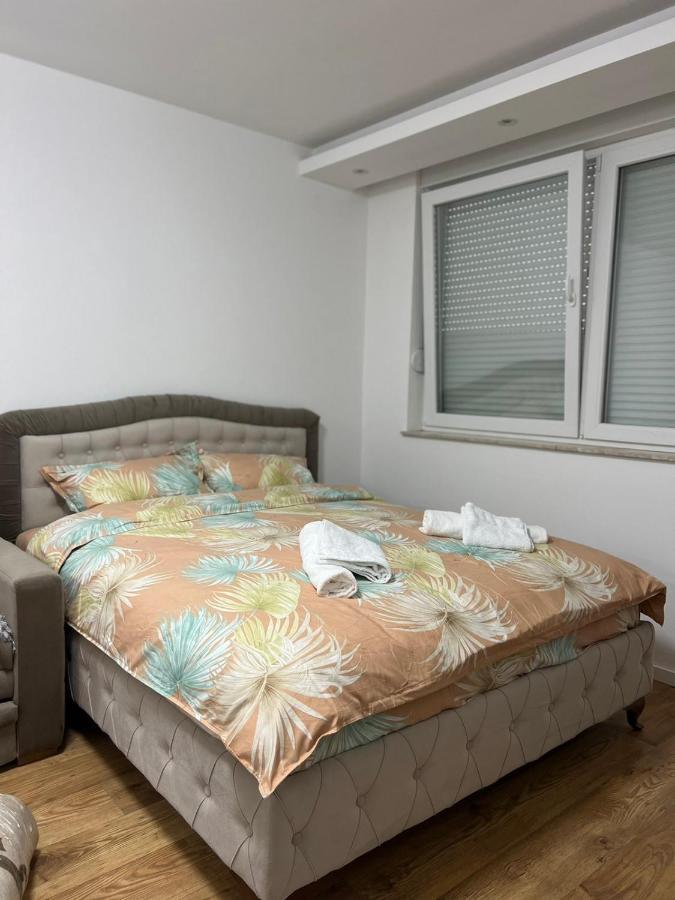 Apartmani Imperial Novi Pazar Exteriör bild