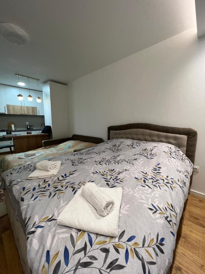 Apartmani Imperial Novi Pazar Exteriör bild