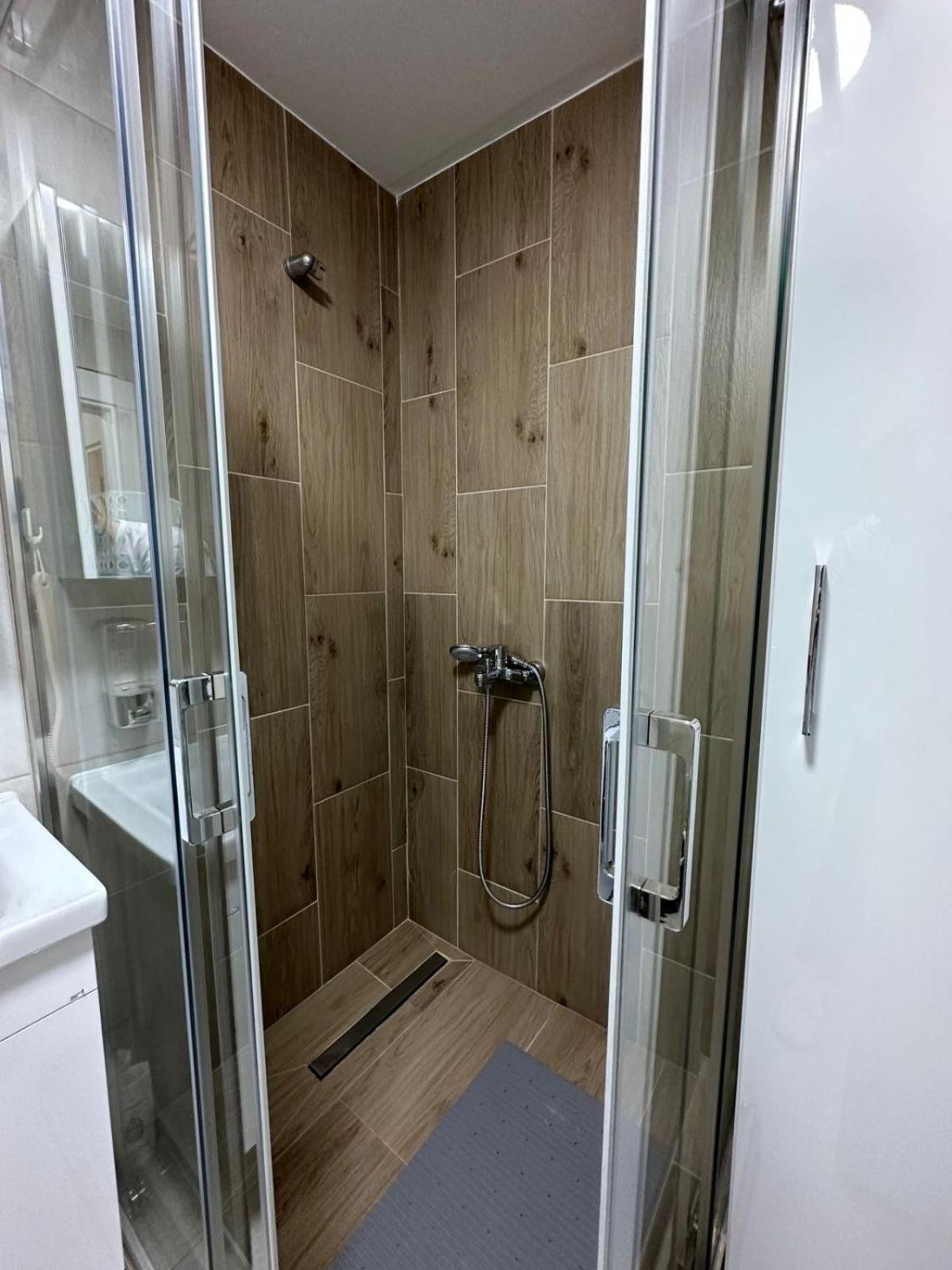 Apartmani Imperial Novi Pazar Exteriör bild